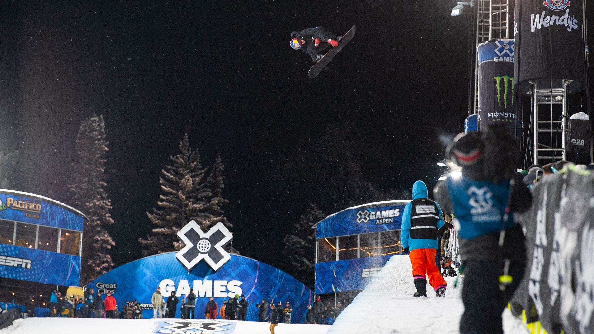 X games это. Афиша x games. Лыжные и сноубордские соревнования. Всемирные экстремальные игры. Corey parks.